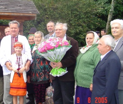 ВІНШУЄМО ЮВІЛЯРА (DSC00860.JPG)