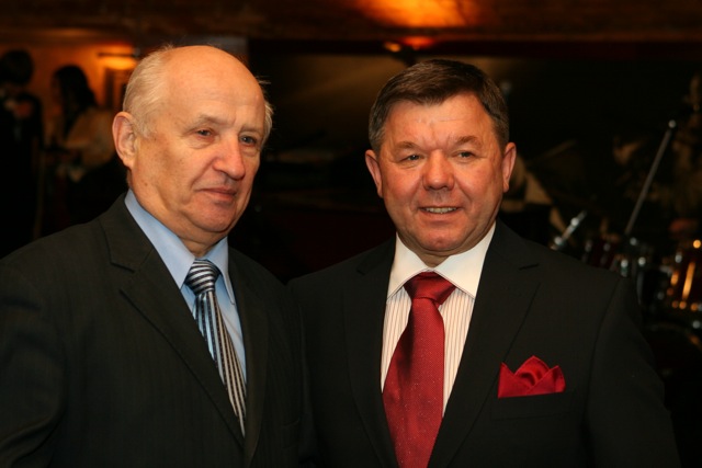                                      ПРИЛУЦЬКЕ  ВІДДІЛЕННЯ ВІНШУЄ  ЮВІЛЯРА (IMG_2259.jpeg)