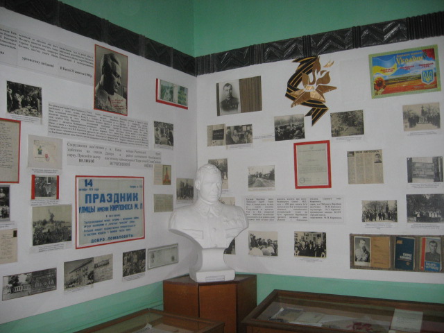 ПАМ’ЯТІ ВОЄНАЧАЛЬНИКА-ГЕРОЯ-ЗЕМЛЯКА (IMG_6044.JPG)