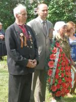 Вшановуючи ветеранів (P5081065.JPG)