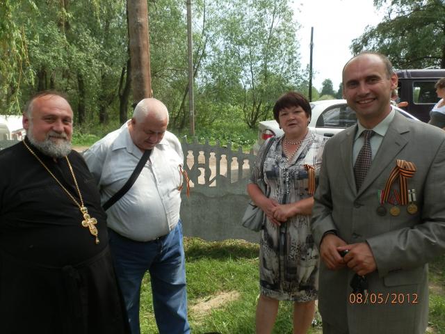 Вшановуючи ветеранів (P5081146.JPG)